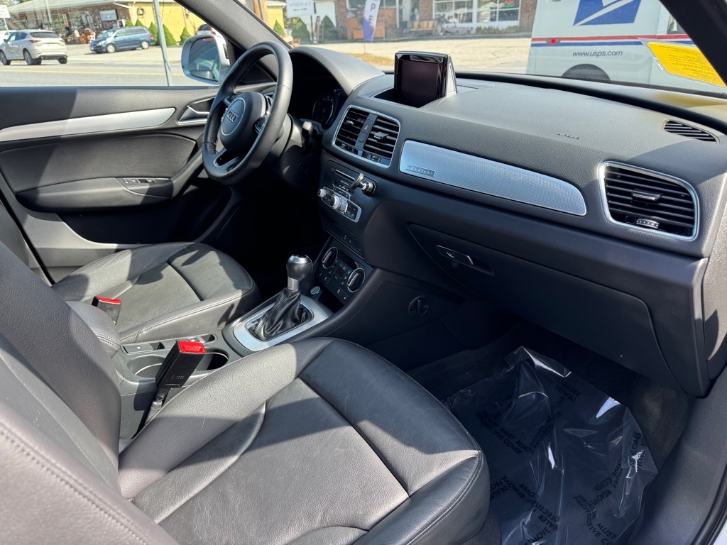 2016 Audi Q3 Premium Plus photo 13