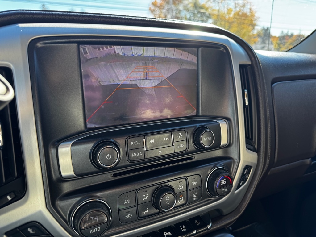 GMC Sierra 1500 4WD Crew Cab 143.5" SLT 2014 GMC Sierra 1500 4WD Crew Cab 143.5" SLT 2014