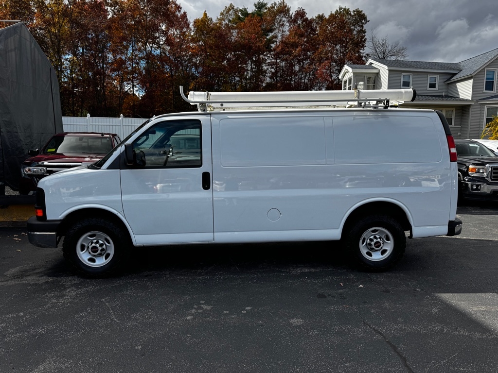 GMC Savana Cargo Van RWD 2500 135" 2016 GMC Savana Cargo Van RWD 2500 135" 2016