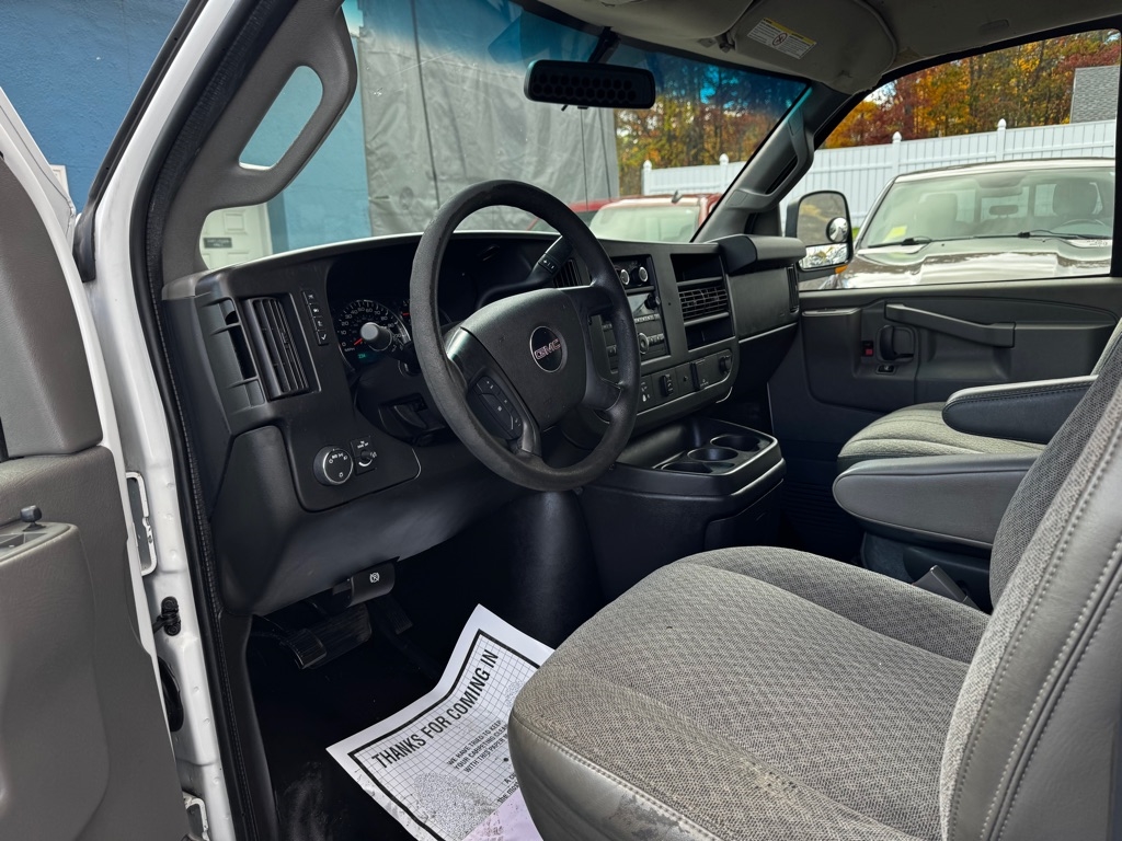 GMC Savana Cargo Van RWD 2500 135" 2016 GMC Savana Cargo Van RWD 2500 135" 2016