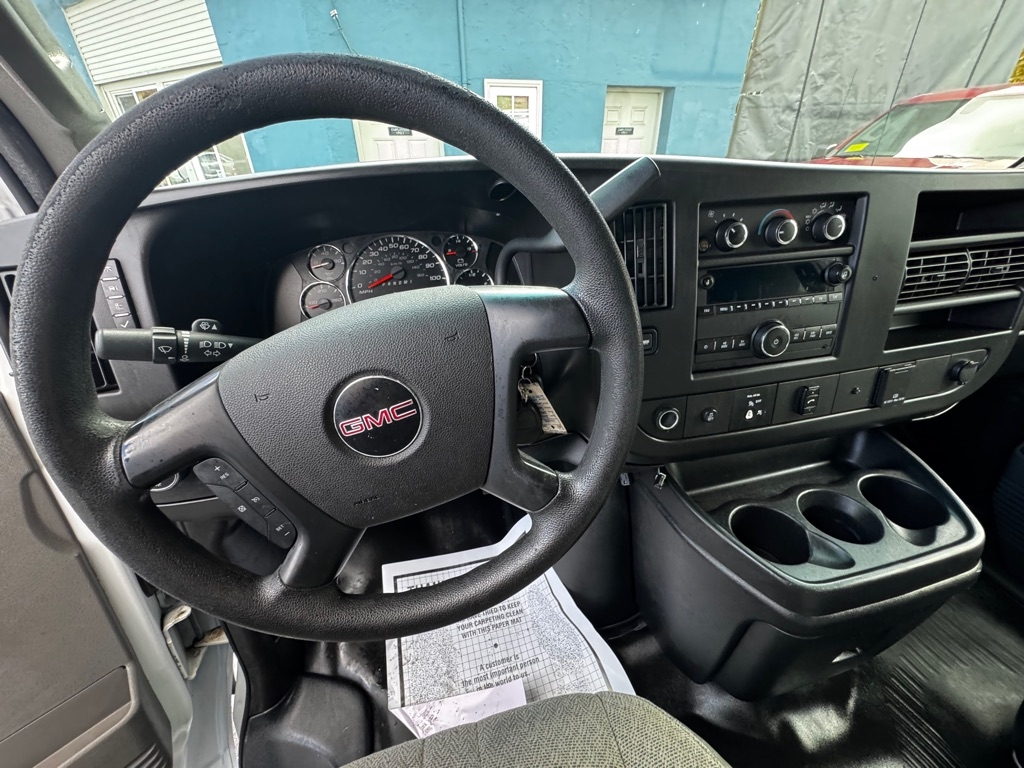 GMC Savana Cargo Van RWD 2500 135" 2016 GMC Savana Cargo Van RWD 2500 135" 2016