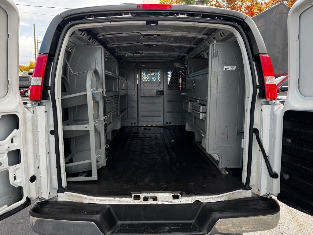 GMC Savana Cargo Van RWD 2500 135" 2016 GMC Savana Cargo Van RWD 2500 135" 2016