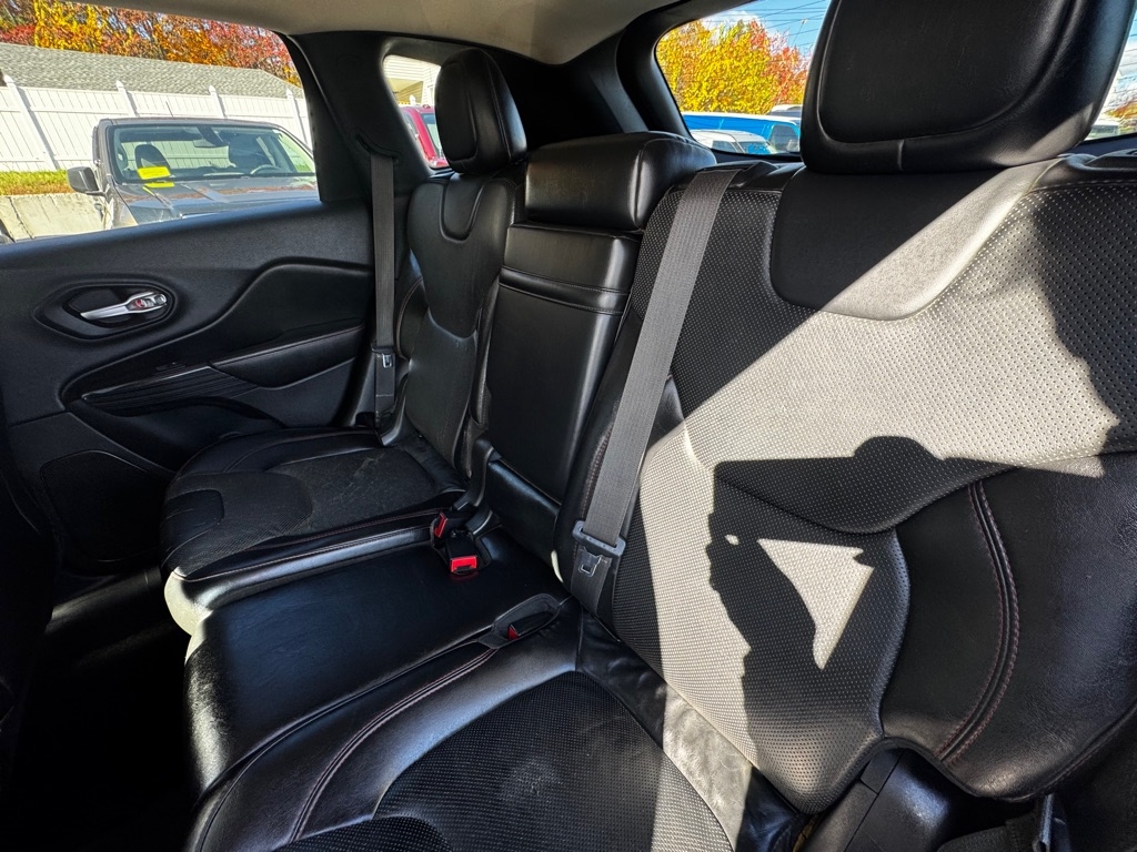 Jeep Cherokee 4WD 4dr Trailhawk 2015 Jeep Cherokee 4WD 4dr Trailhawk 2015