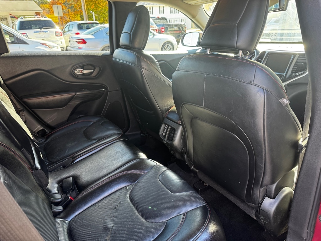 Jeep Cherokee 4WD 4dr Trailhawk 2015 Jeep Cherokee 4WD 4dr Trailhawk 2015