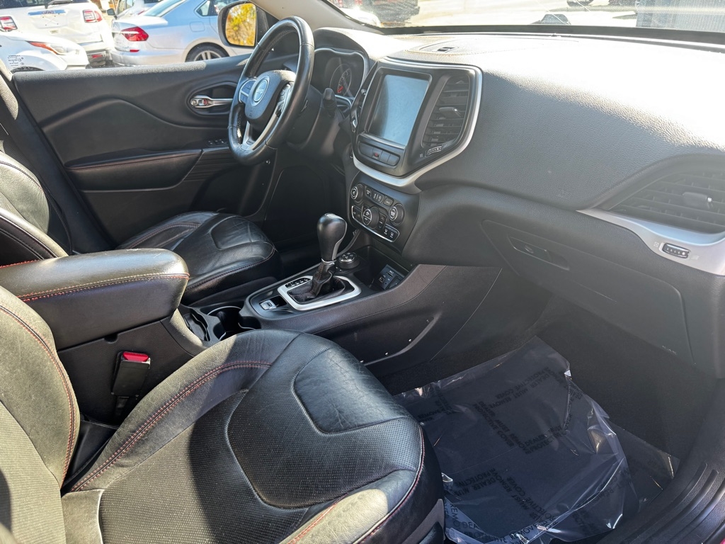 Jeep Cherokee 4WD 4dr Trailhawk 2015 Jeep Cherokee 4WD 4dr Trailhawk 2015