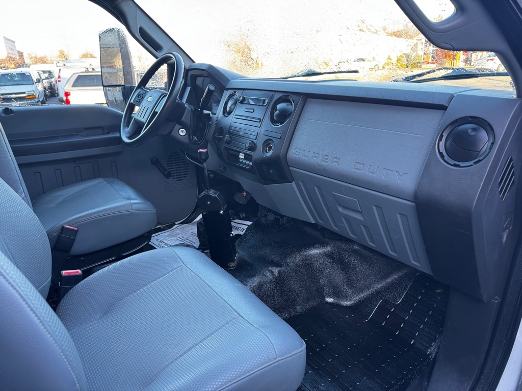 Ford F650 w/10 ft Dump Body  2019