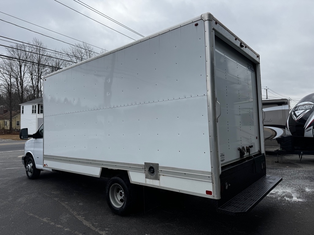 GMC Savana Commercial Cutaway 3500 Van 177" 2020