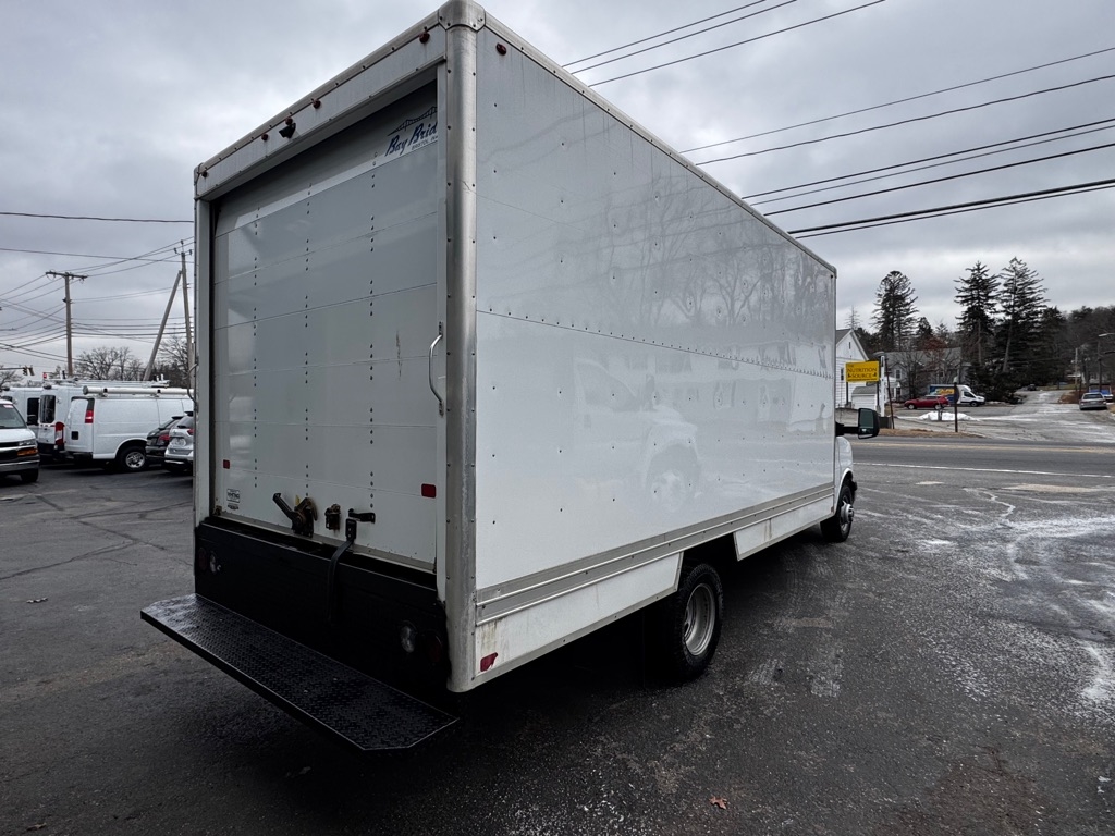 GMC Savana Commercial Cutaway 3500 Van 177" 2020