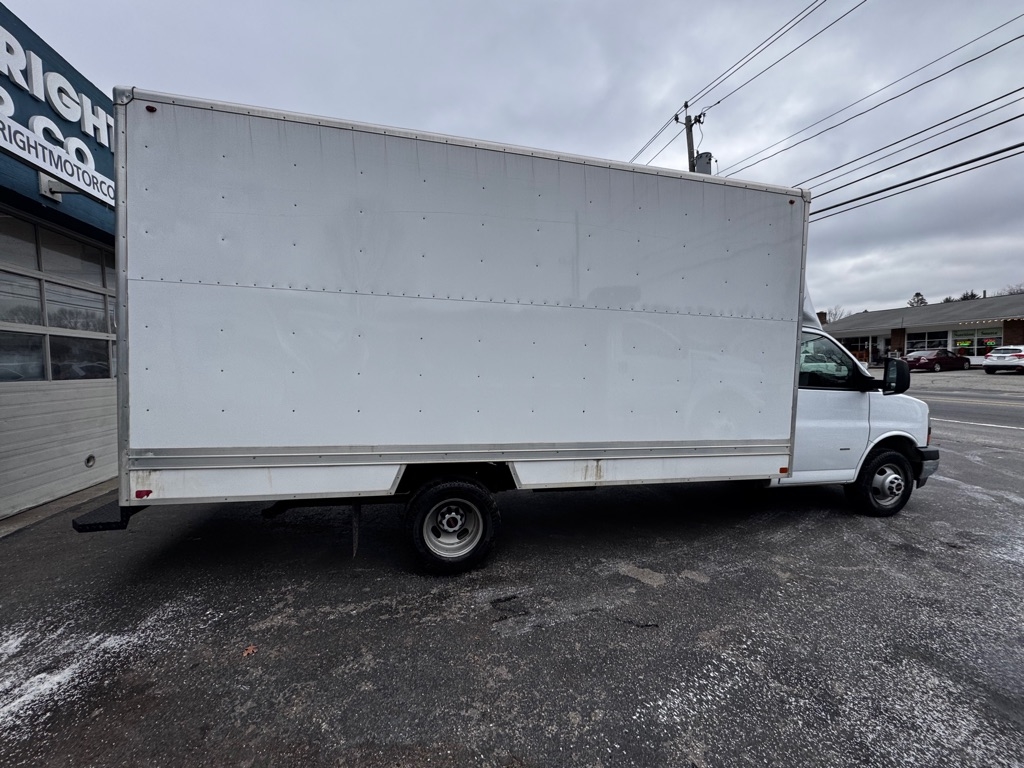 GMC Savana Commercial Cutaway 3500 Van 177" 2020