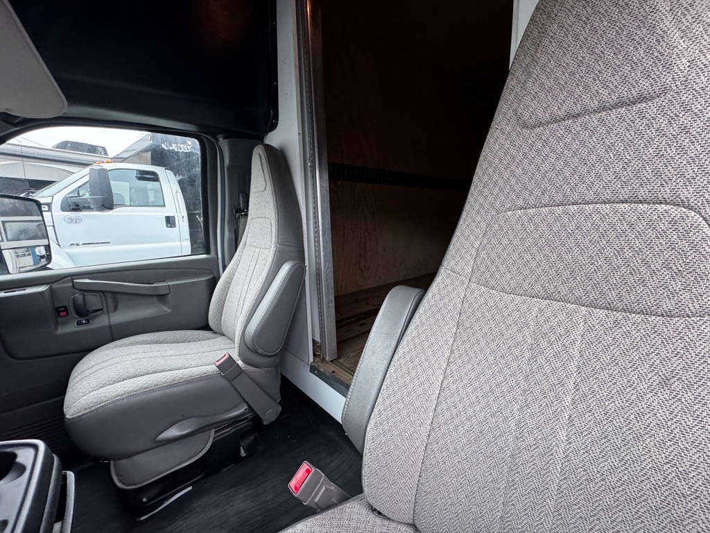 GMC Savana Commercial Cutaway 3500 Van 177" 2020