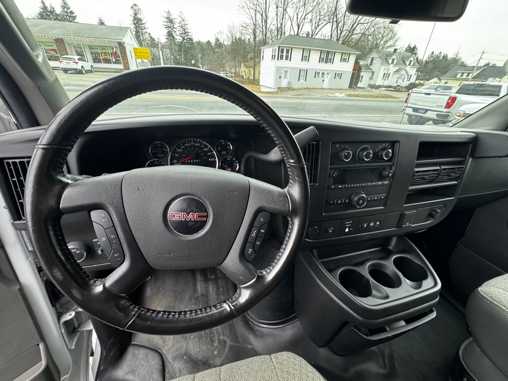 GMC Savana Commercial Cutaway 3500 Van 177" 2020