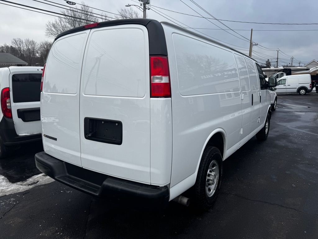 Chevrolet Express Cargo Van RWD 2500 155" 2023
