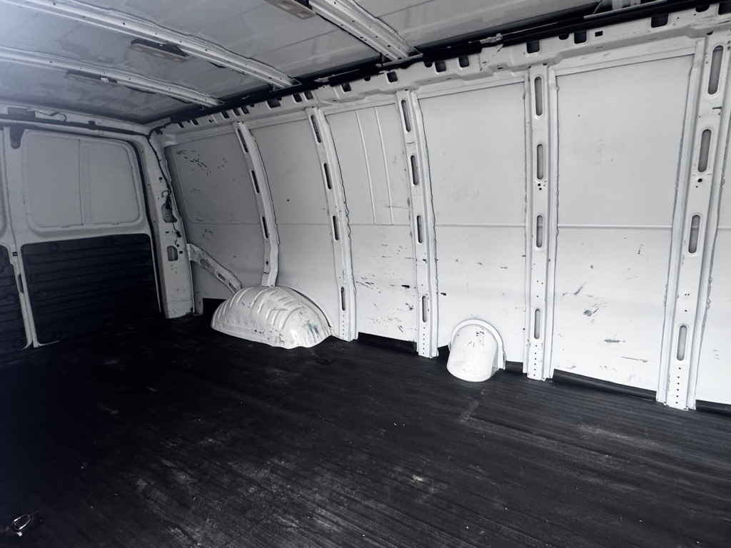 Chevrolet Express Cargo Van RWD 2500 155" 2023