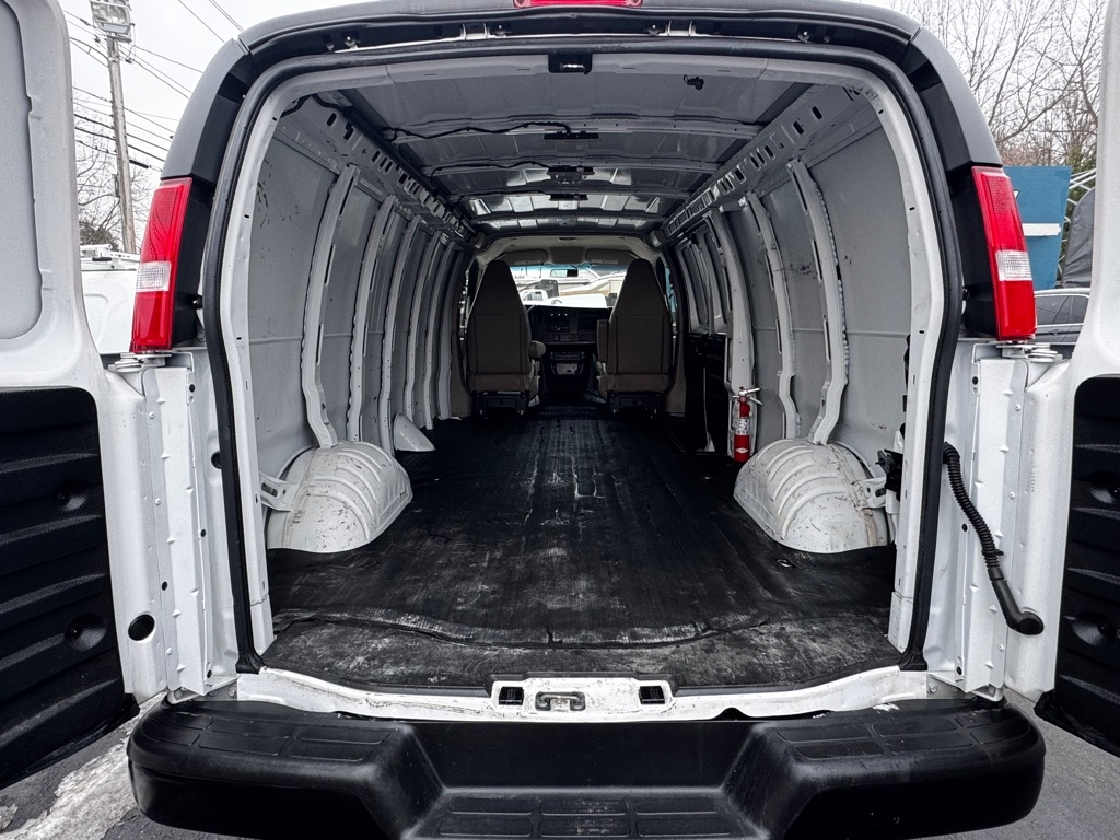 Chevrolet Express Cargo Van RWD 2500 155" 2023