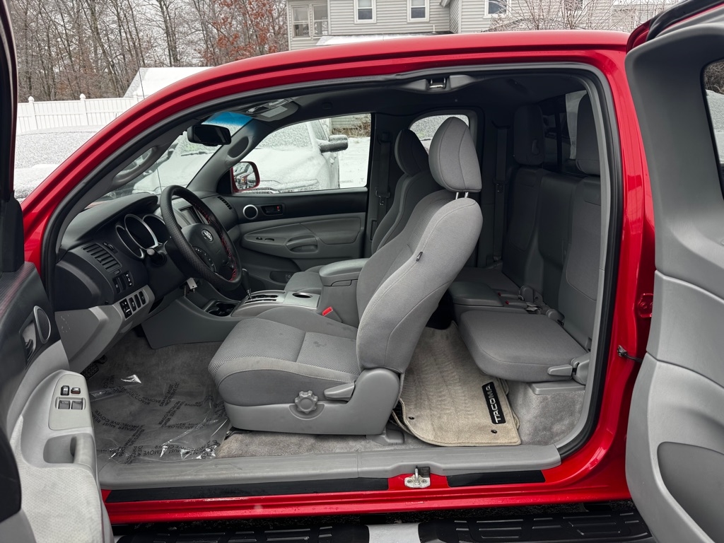 Toyota Tacoma 4WD Access V6 MT (Natl) 2011