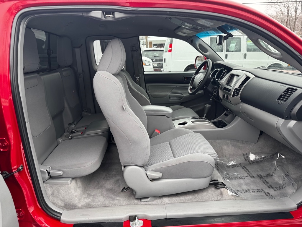 Toyota Tacoma 4WD Access V6 MT (Natl) 2011