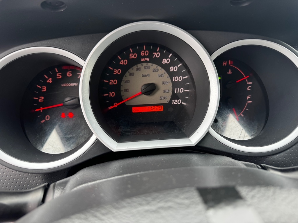 Toyota Tacoma 4WD Access V6 MT (Natl) 2011