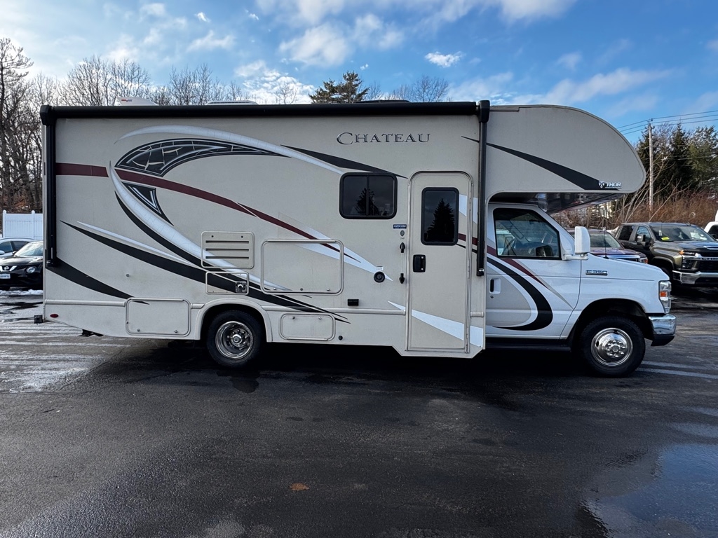 Thor Motor Coach Chateau  2017