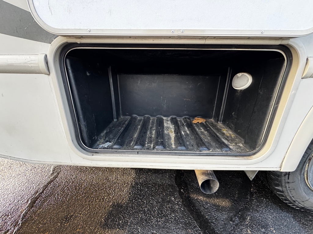 Thor Motor Coach Chateau  2017