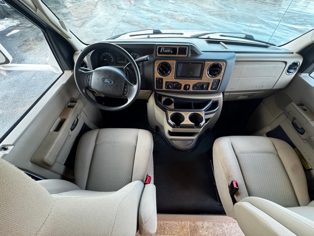 Thor Motor Coach Chateau  2017