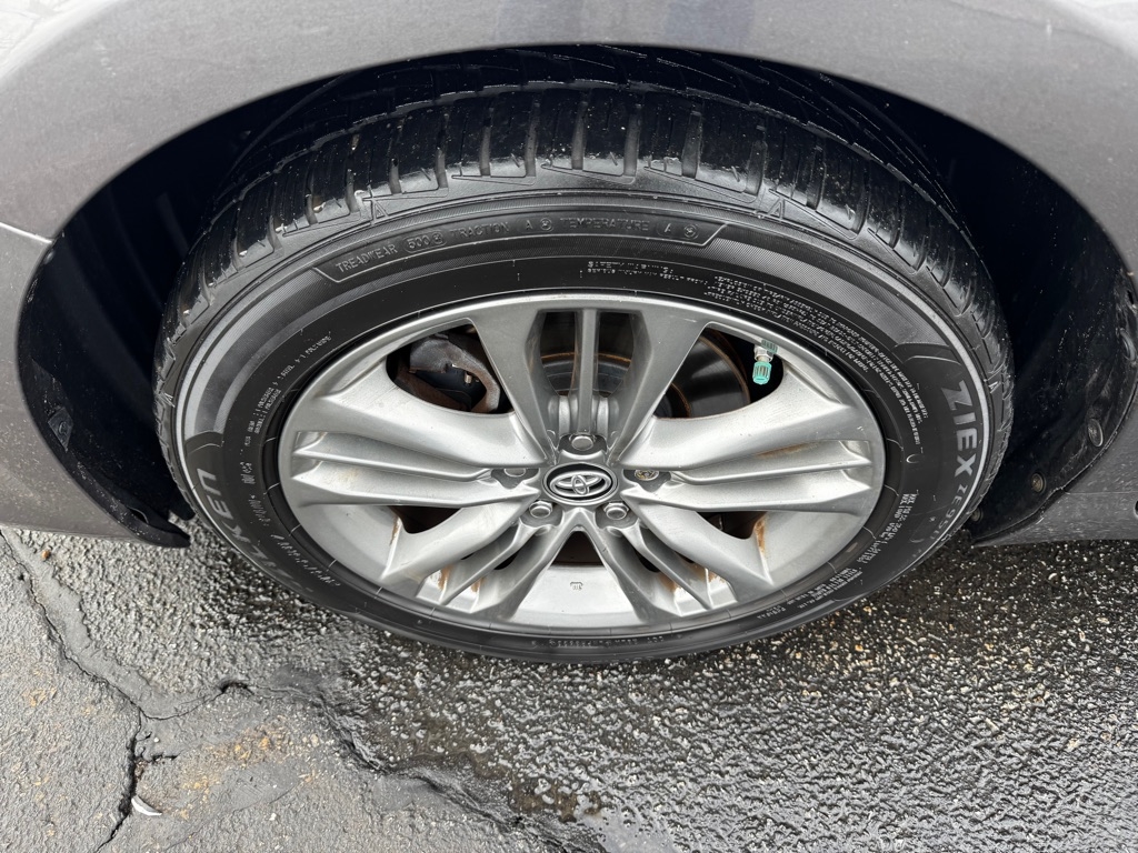 Toyota Camry 4dr Sdn I4 Auto XLE (Natl) 2015