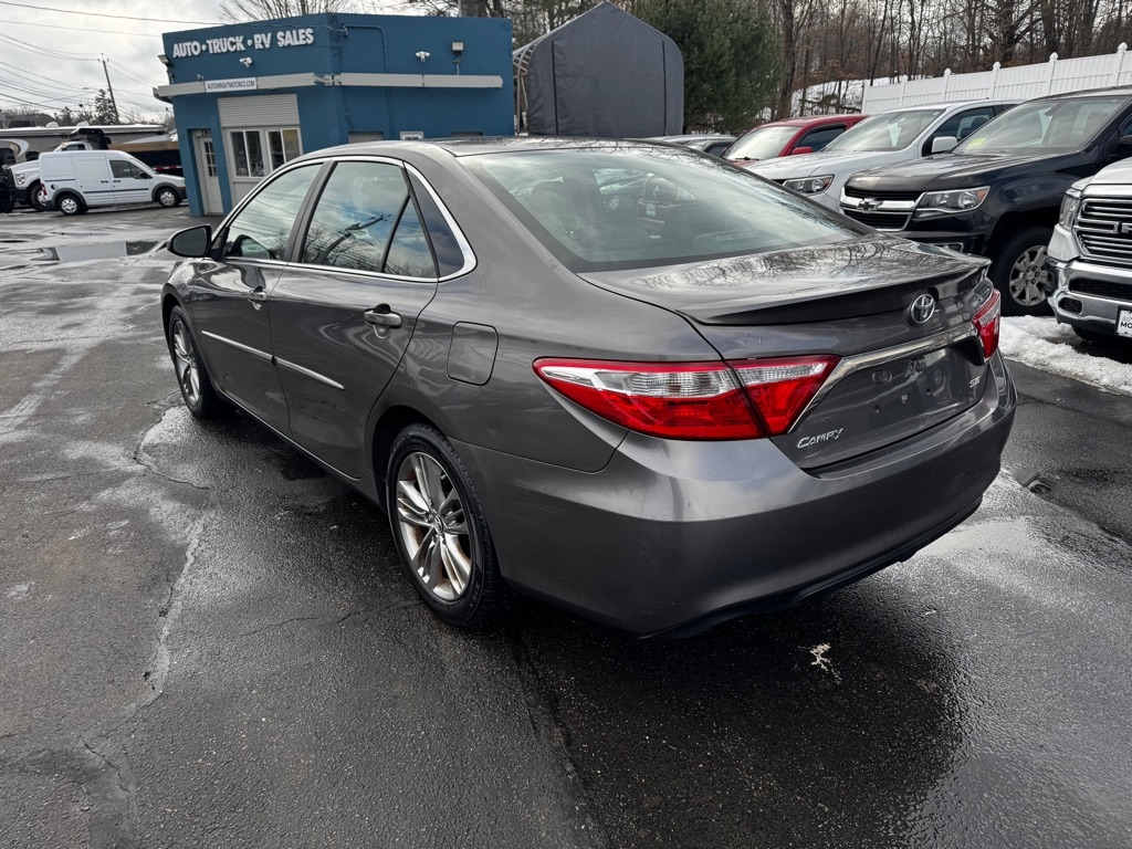Toyota Camry 4dr Sdn I4 Auto XLE (Natl) 2015