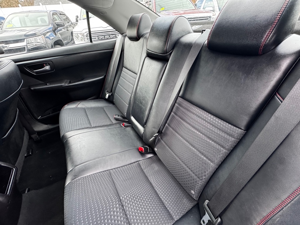 Toyota Camry 4dr Sdn I4 Auto XLE (Natl) 2015