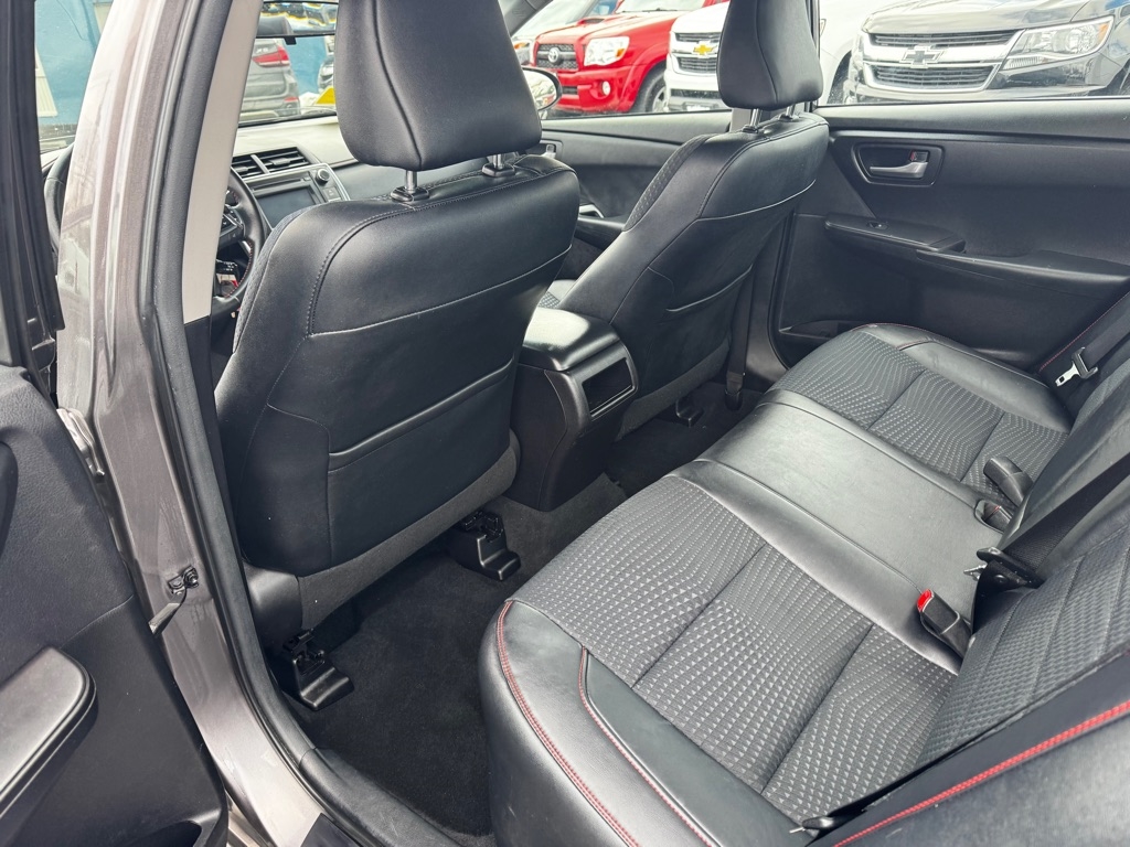 Toyota Camry 4dr Sdn I4 Auto XLE (Natl) 2015