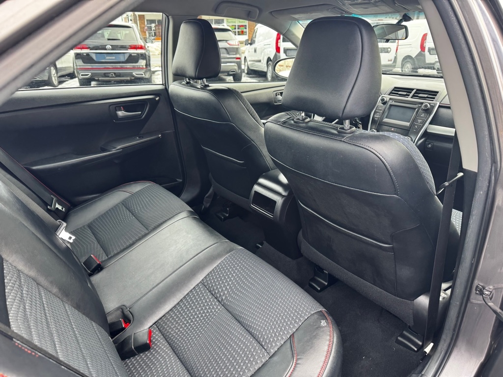 Toyota Camry 4dr Sdn I4 Auto XLE (Natl) 2015