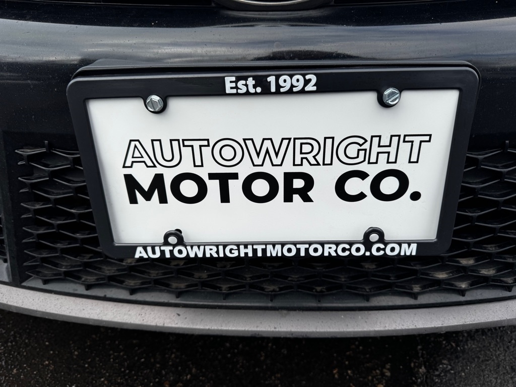 Toyota Camry 4dr Sdn I4 Auto XLE (Natl) 2015