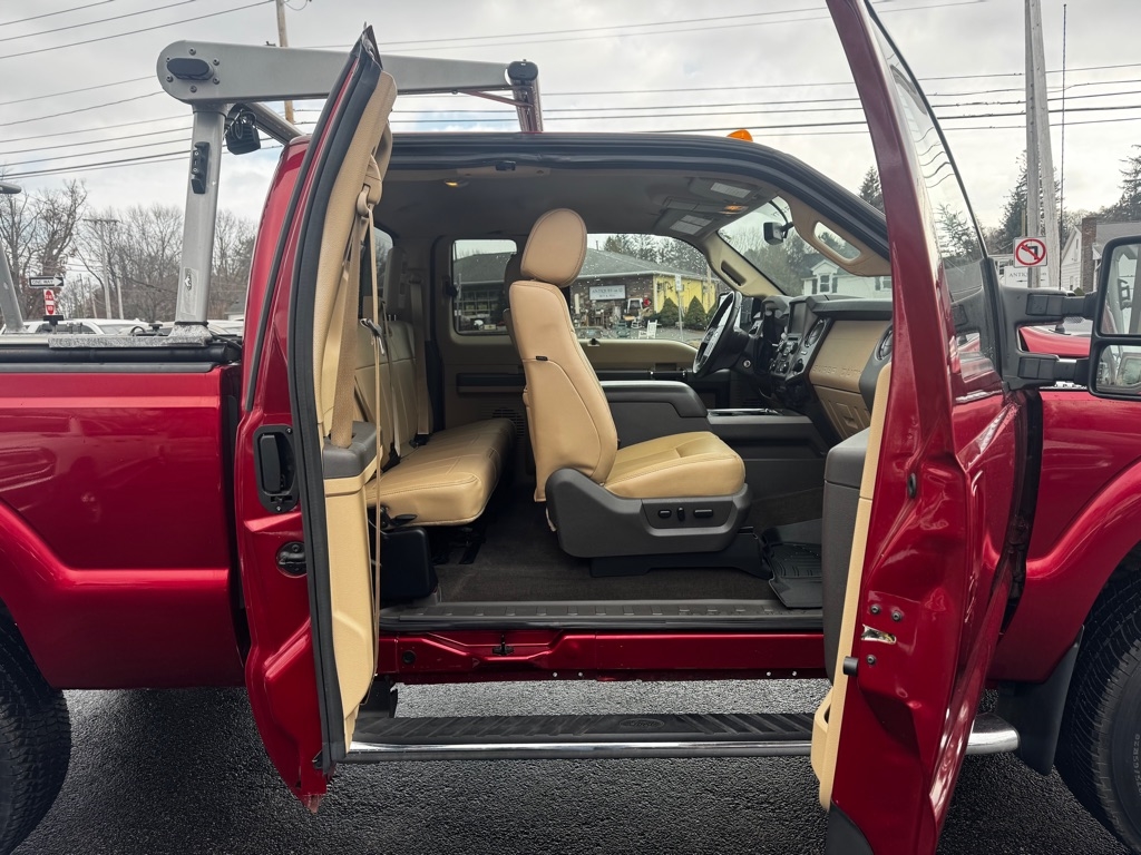 Ford Super Duty F-350 SRW 4WD SuperCab 158" Lariat 2016