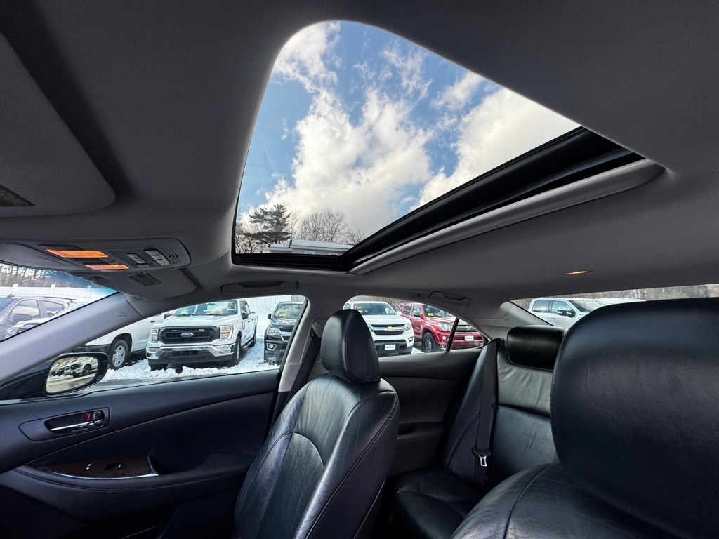 Lexus ES 350 4dr Sdn 2011