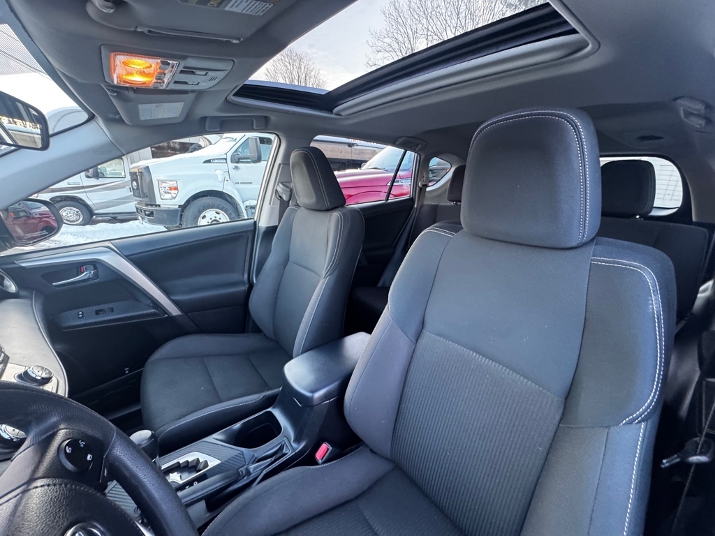 Toyota RAV4 AWD 4dr XLE (Natl) 2014