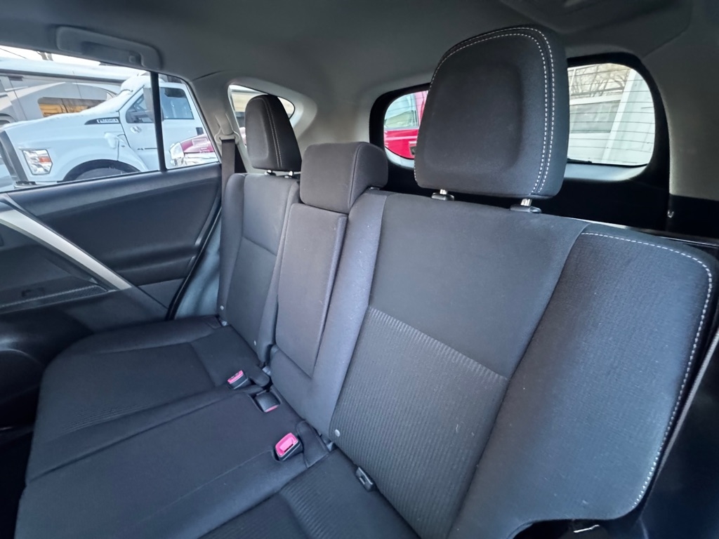 Toyota RAV4 AWD 4dr XLE (Natl) 2014