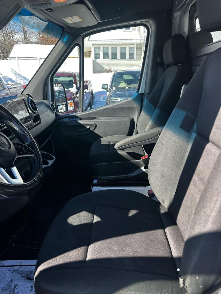 Mercedes-Benz Sprinter Van 2500 Standard Roof V6 144" RWD 2019