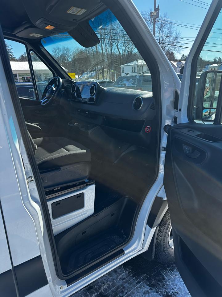 Mercedes-Benz Sprinter Van 2500 Standard Roof V6 144" RWD 2019