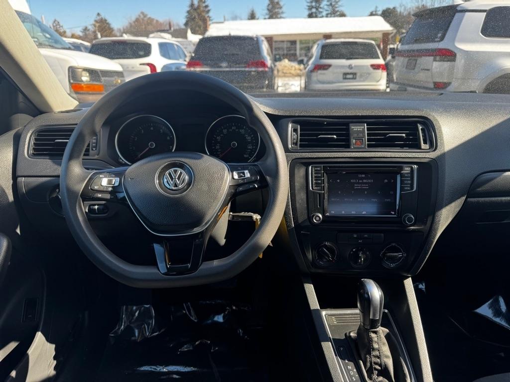 Volkswagen Jetta Sedan 4dr Auto 1.4T S 2016