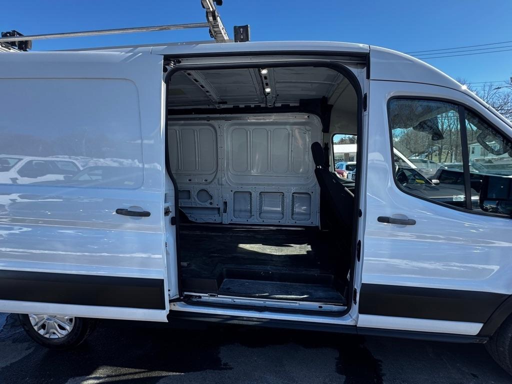Ford Transit Cargo Van T-250 130" Med Rf 9070 GVWR RWD 2021