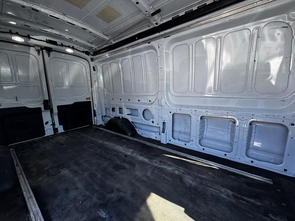 Ford Transit Cargo Van T-250 130" Med Rf 9070 GVWR RWD 2021