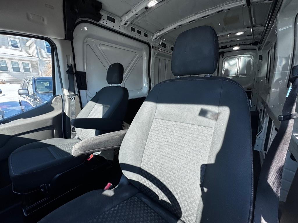 Ford Transit Cargo Van T-250 130" Med Rf 9070 GVWR RWD 2021