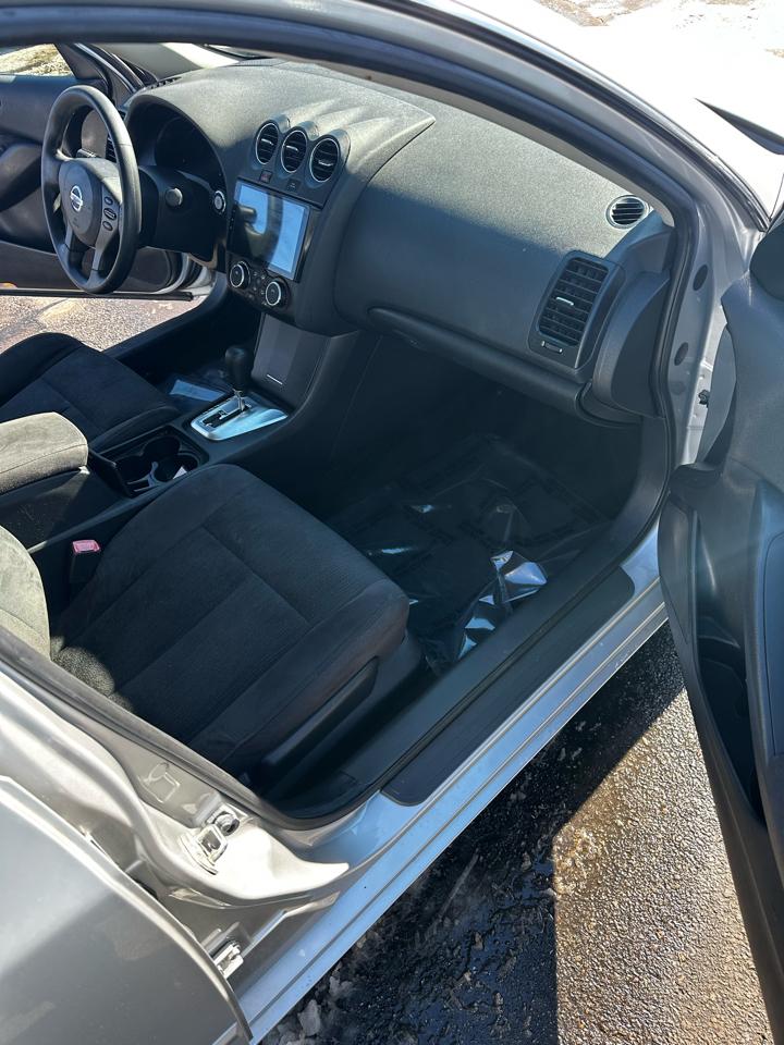 Nissan Altima 4dr Sdn I4 CVT 2.5 S 2012