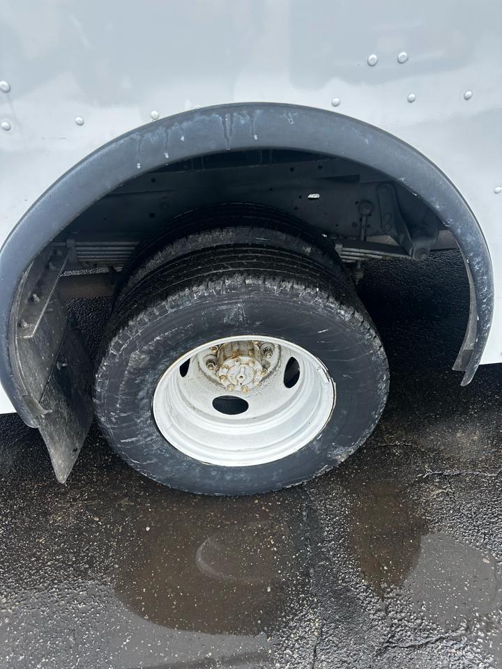 Ford E-Series Stripped Chassis E-450 158" WB 2023