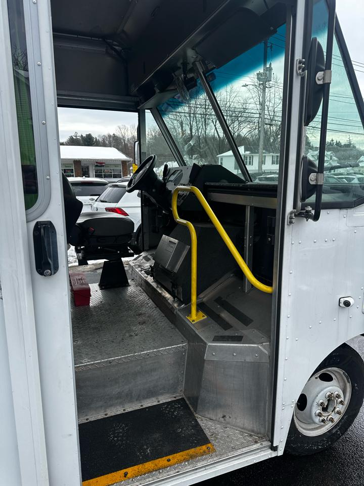 Ford E-Series Stripped Chassis E-450 158" WB 2023