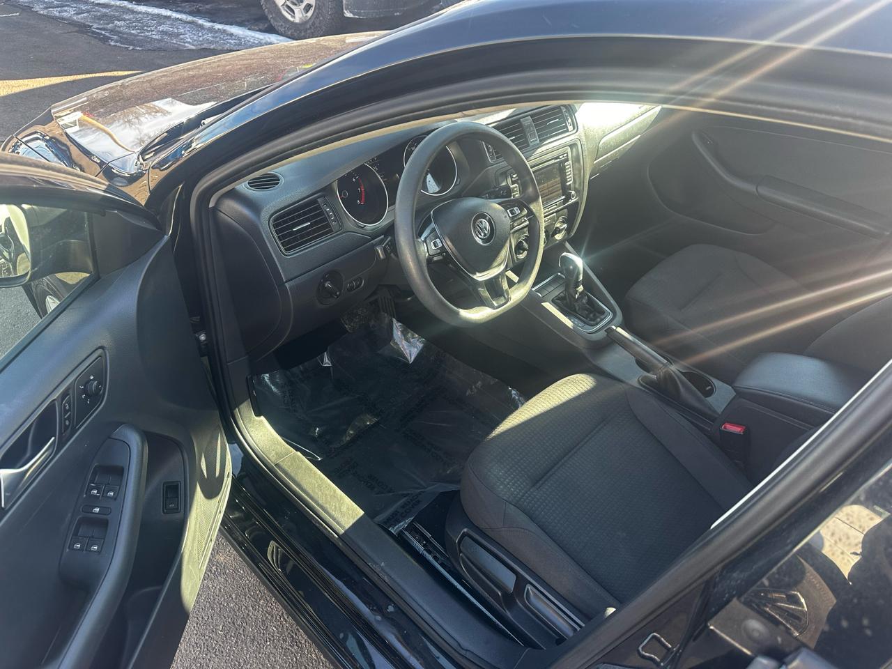 Volkswagen Jetta Sedan 4dr Auto 2.0L S 2015