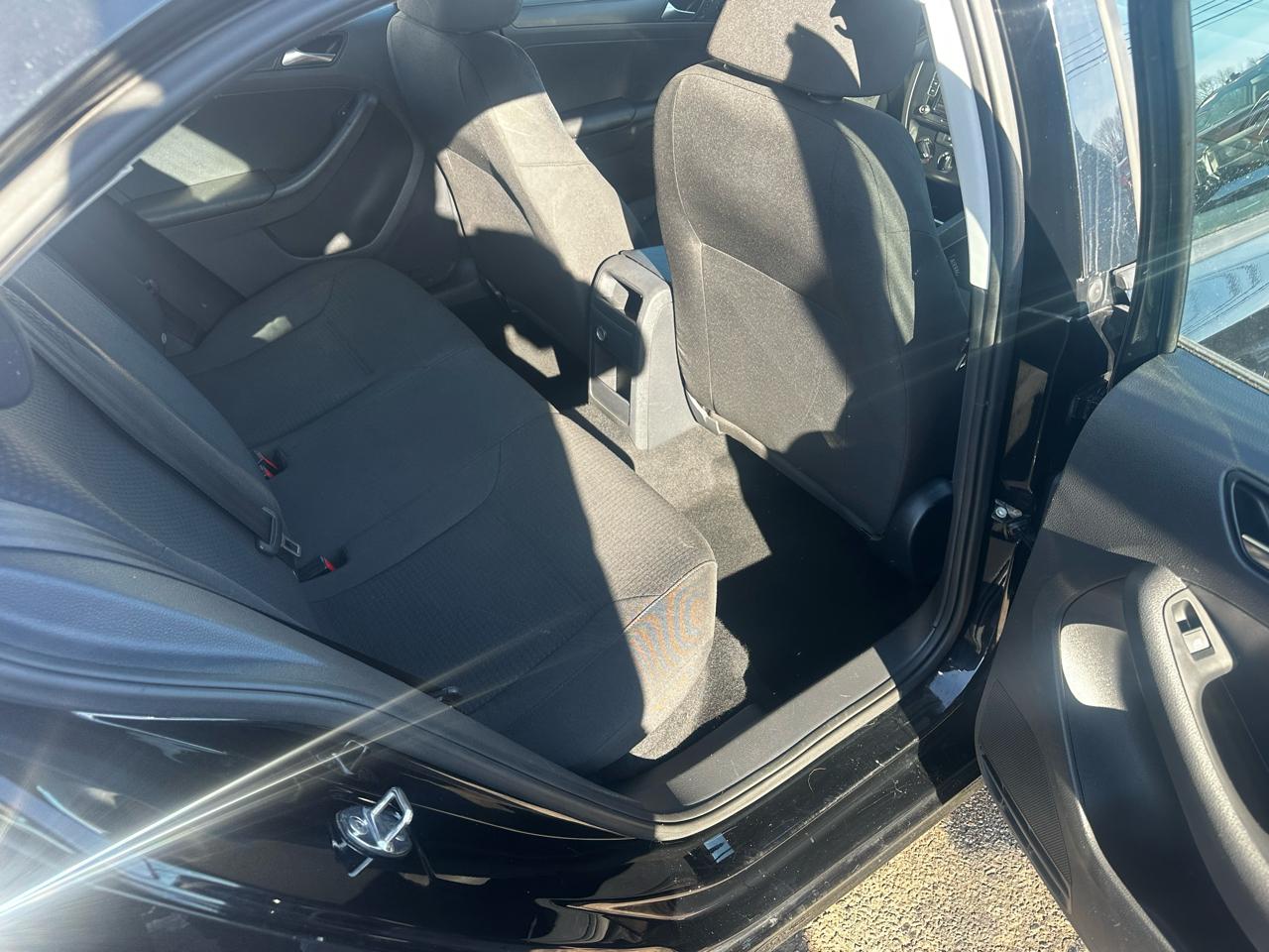 Volkswagen Jetta Sedan 4dr Auto 2.0L S 2015