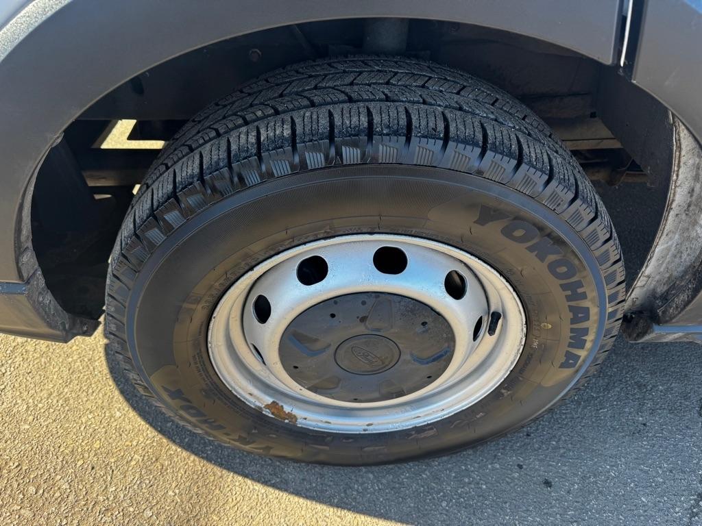 Ford Transit Cargo Van T-250 130" Med Rf 9070 GVWR RWD 2021