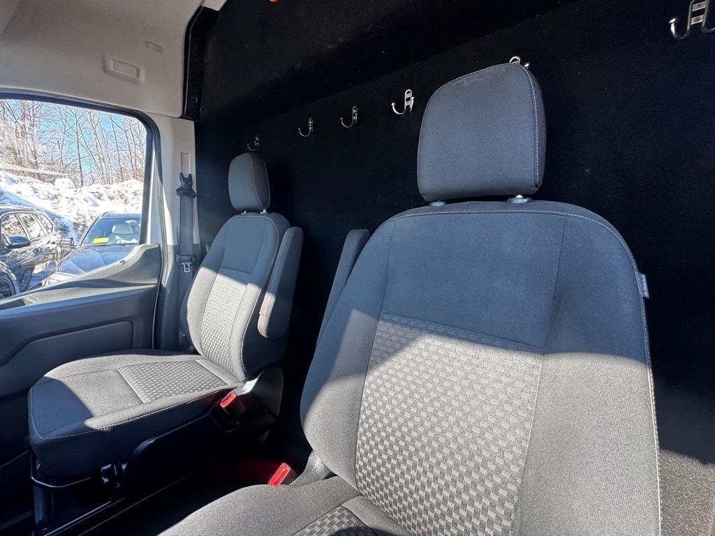 Ford Transit Cargo Van T-250 130" Med Rf 9070 GVWR RWD 2021