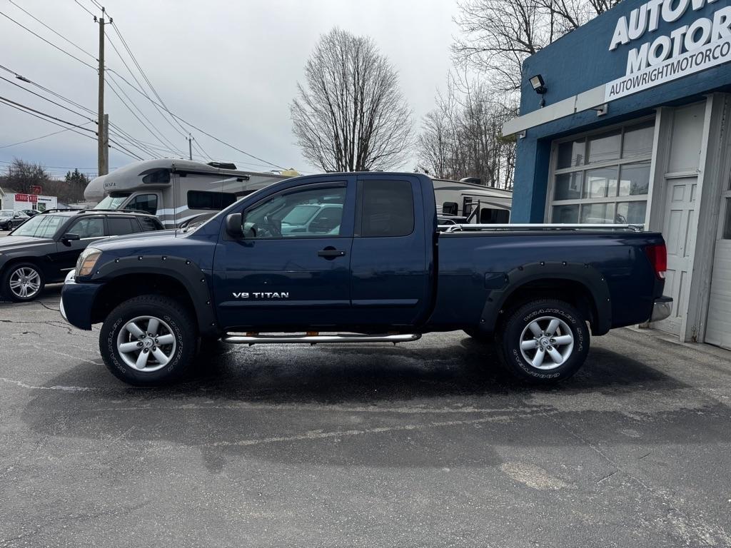 Nissan Titan 4WD King Cab SWB SE 2010
