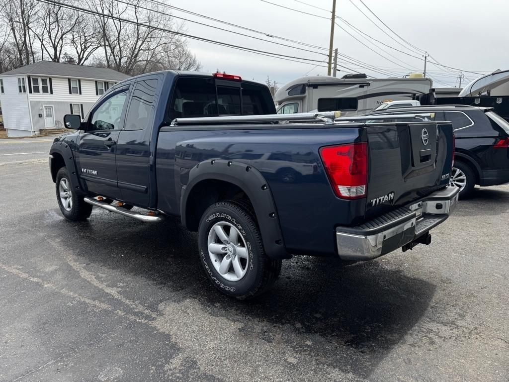Nissan Titan 4WD King Cab SWB SE 2010