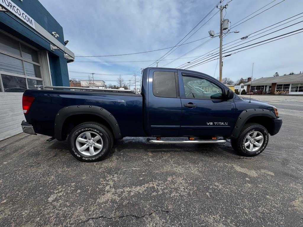 Nissan Titan 4WD King Cab SWB SE 2010